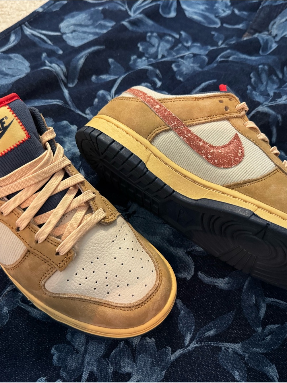 Nike Men's Low-Top Sneakers in Tan, Red and Navy - Picture 6 of 10